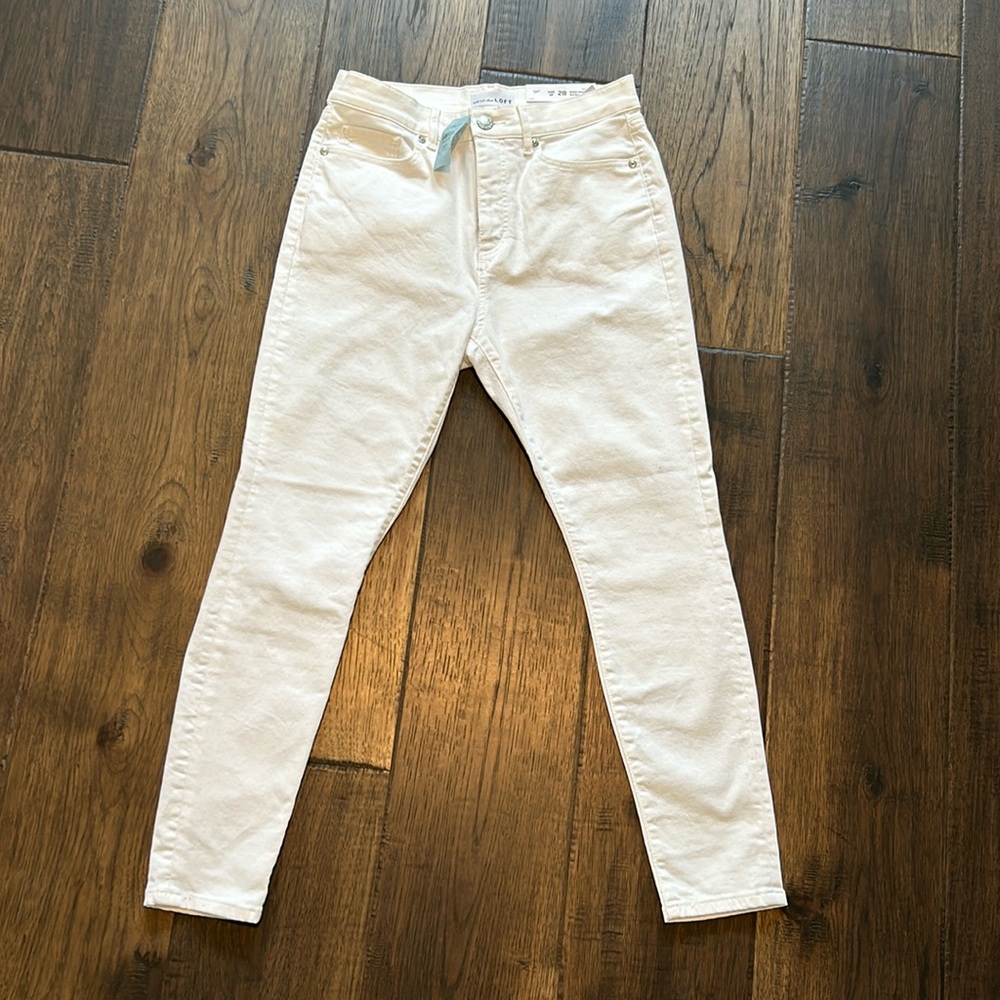 NWT LOFT white high waist skinny ankle jeans, size 6P. 28 in waist